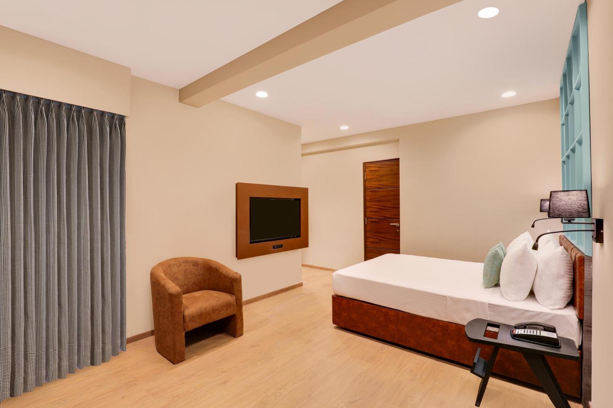 Lemon Tree Suites, Whitefield, Bengaluru Room photo